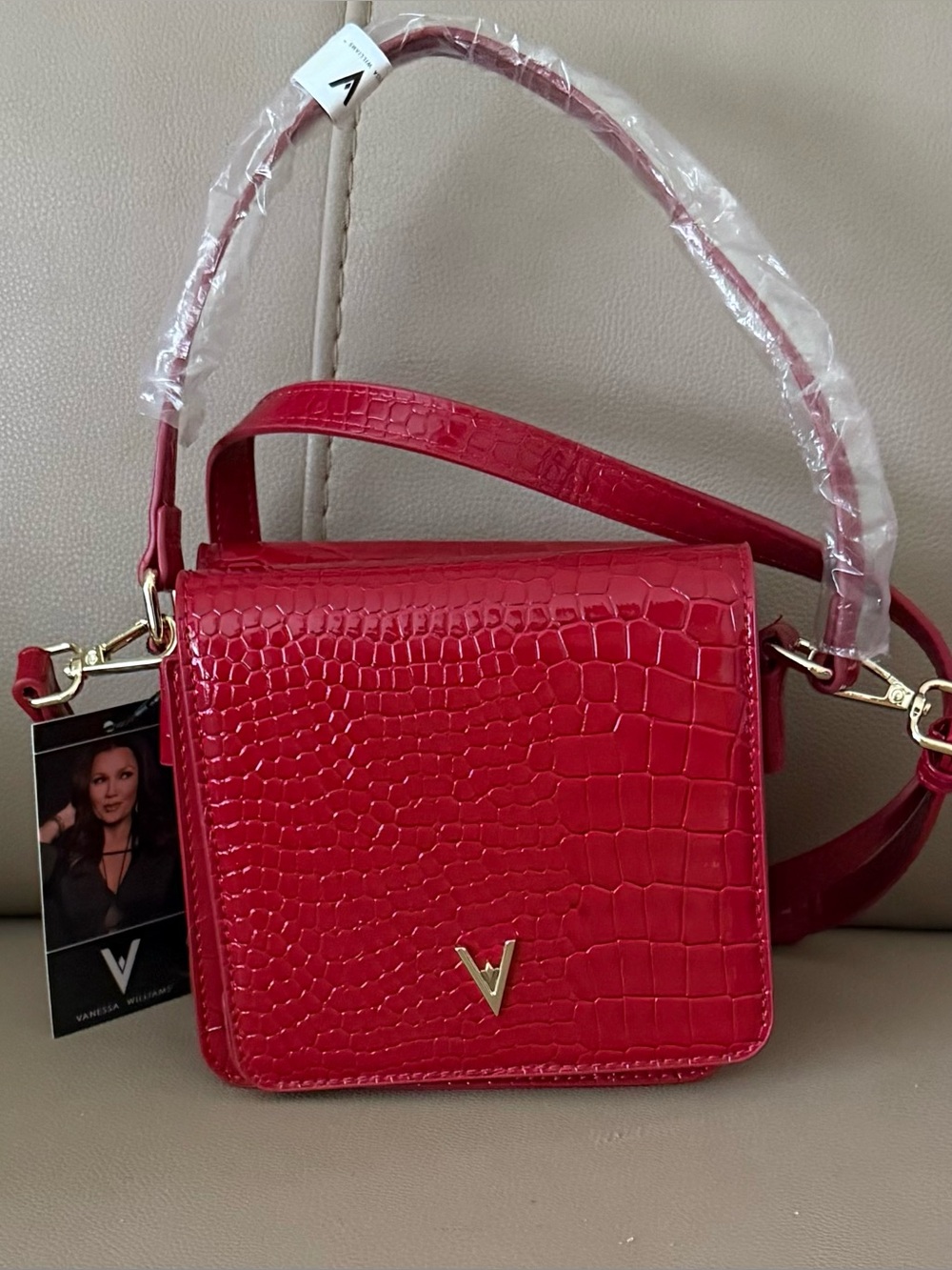 NWT Vanessa Williams Vibrant Red Croc-Embossed Convertible Crossbody Bag